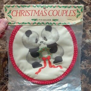 NOS Vintage Christmas Couples Morehead Inc. Pandas with Wreath Pot Holder
